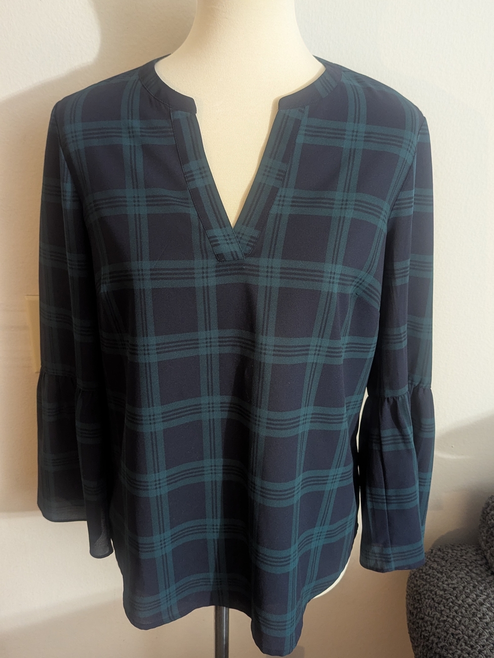 J Crew Shirt Womens Small Green Navy Blue Tartan Plaid Career Casual Versatile